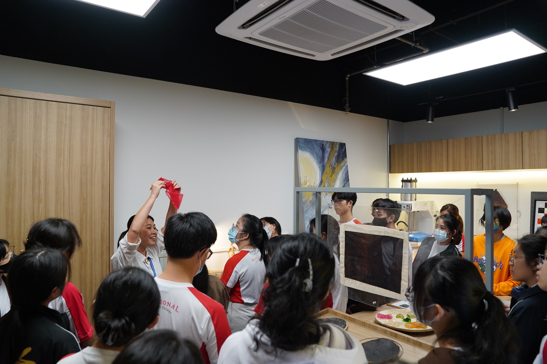 Students touring the Material Lab and learning about Sustainable Materials.