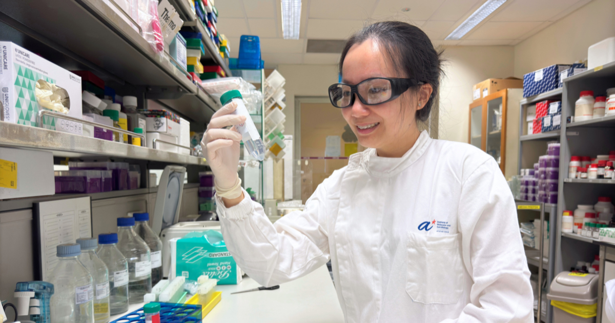 Grace Lim in lab
