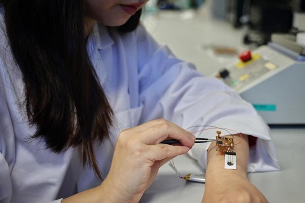 NUS, A*STAR researchers develop sensor that can detect cholesterol and glucose from skin