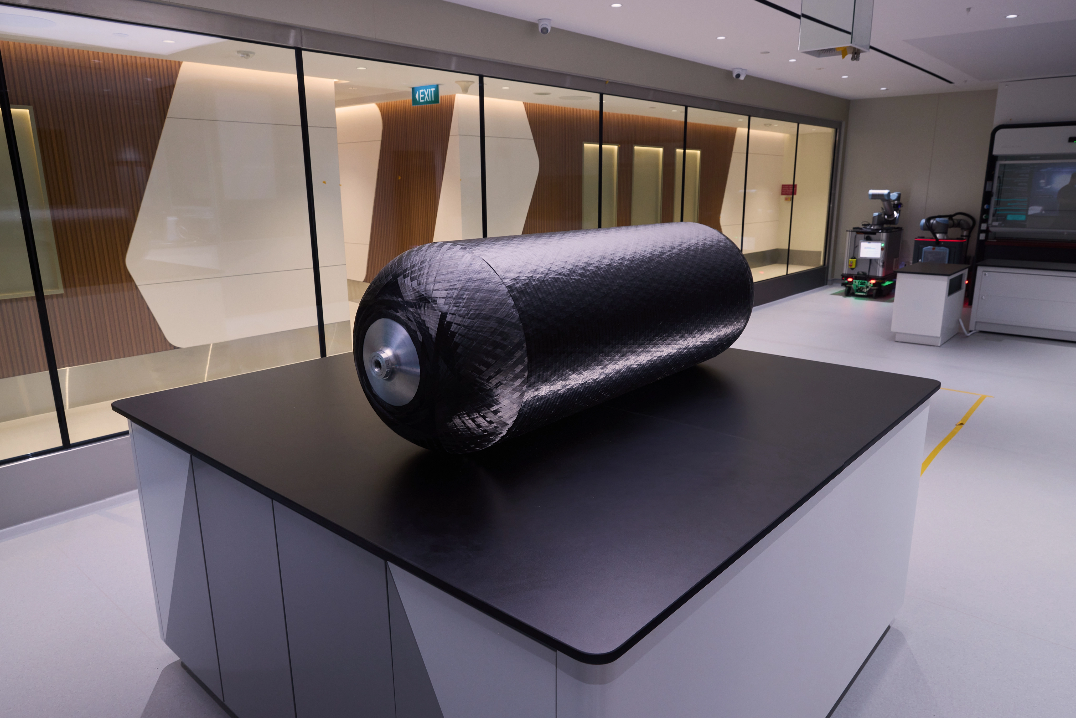Carbon-fibre composite pressure vessel