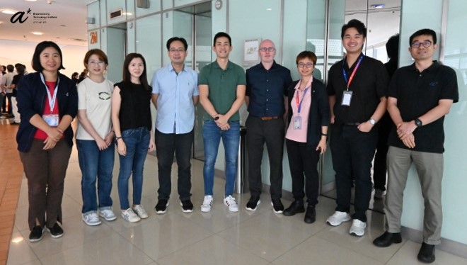 Grp Photo_Sean, Ian (International Journal of Biological Macromolecules)