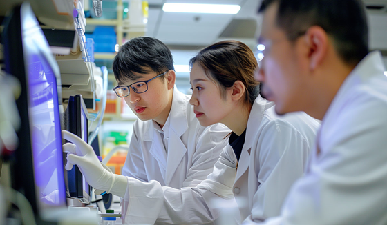 /images/65astargraduateacademyagalibraries/aga/scholars/three-people-are-looking-lab-with-lab-coats_1200x7008e0940b0-ddb0-41e8-b3c2-60db77d9c89f.tmb-rs560.webp?Culture=en&sfvrsn=ec5ca9cf_1