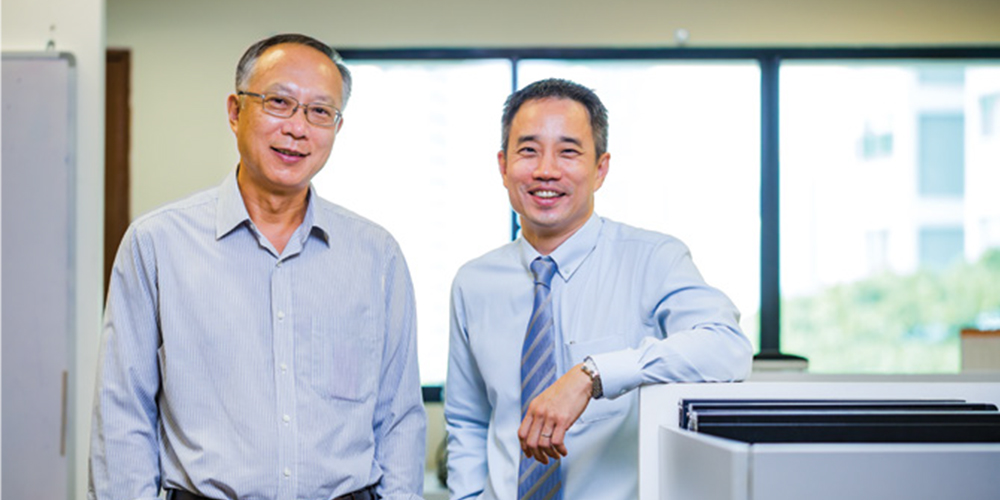 Dr Song Bin- Senior Scientist- SIMTech (left)- with Mr Seah