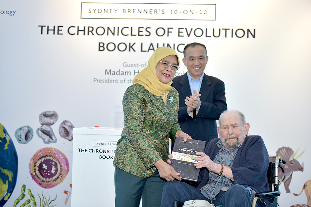 President Halimah- Dr Sydney Brenner and Mr Lim Chuan Poh at the book launch of 10-on-10