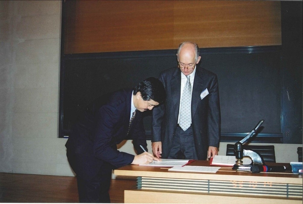 1999 Signing of MRA Signing of MRA in 1999