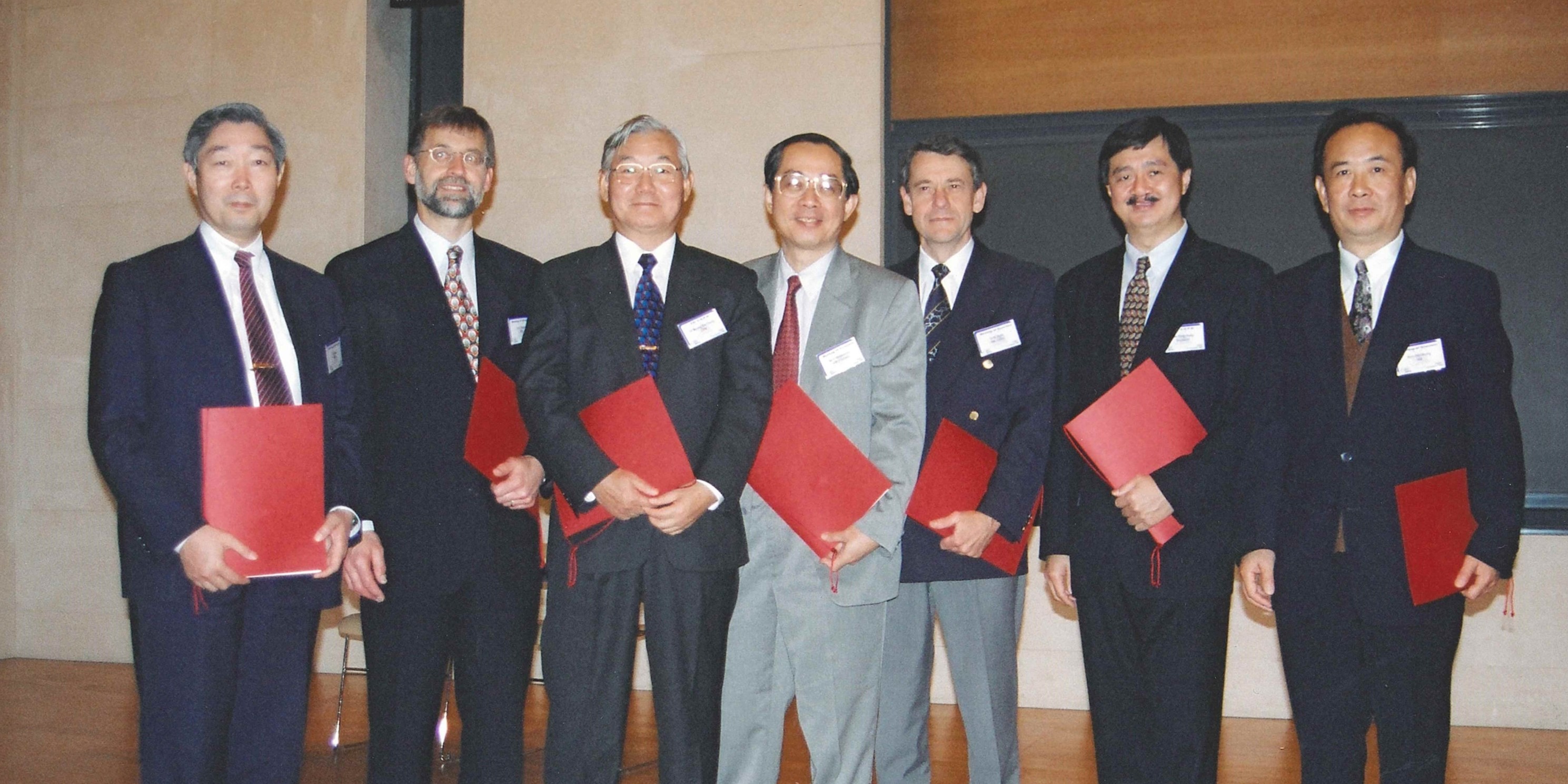 1999 Signing of MRA (Group photo)