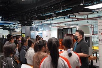 Innovation Factory’s Build Lab Manager, Jasper Chua, introducing 3D Printing capabilities to students from National Junior College.