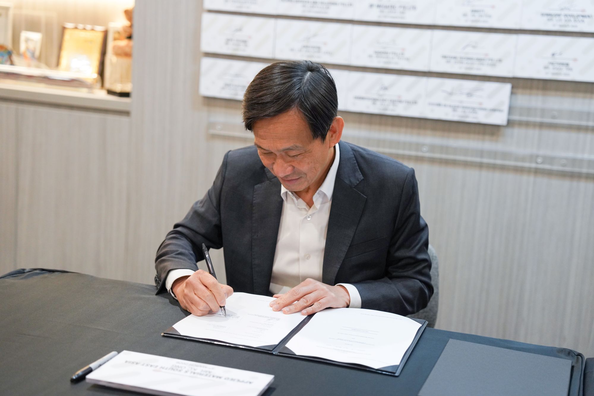 DSC08093 - 2000x1333