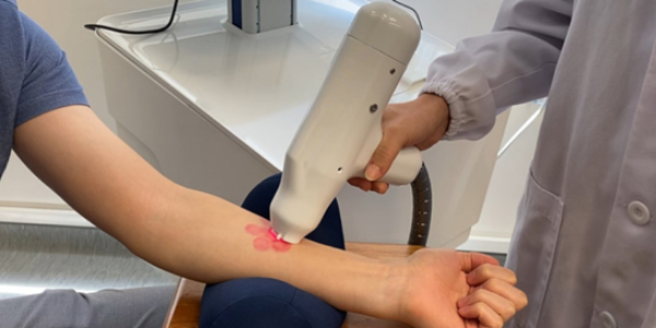 Photo of handheld skin health scanner Auretek